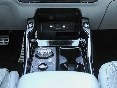 Used 2025 Kia Sorento SX Prestige image 14