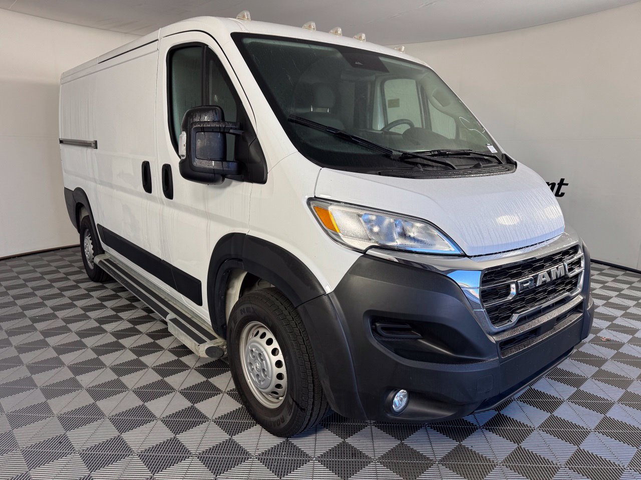 Used 2025 RAM ProMaster 2500 w/ U-Haul Equipment Group FWD image 6