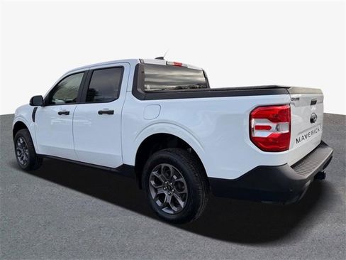 Used 2025 Ford Maverick XLT w/ Equipment Group 301A image 2