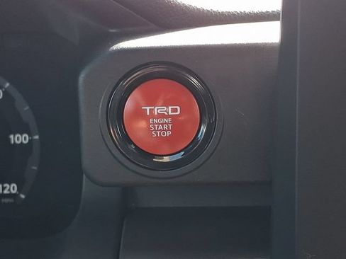 Certified 2024 Toyota Tacoma TRD Off-Road AWD/4WD image 22