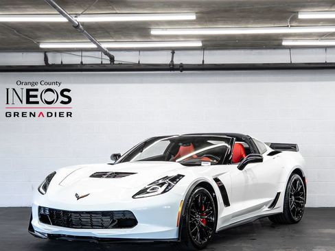 Used 2015 Chevrolet Corvette Z06 w/ 3LZ Preferred Equipment Group image 1