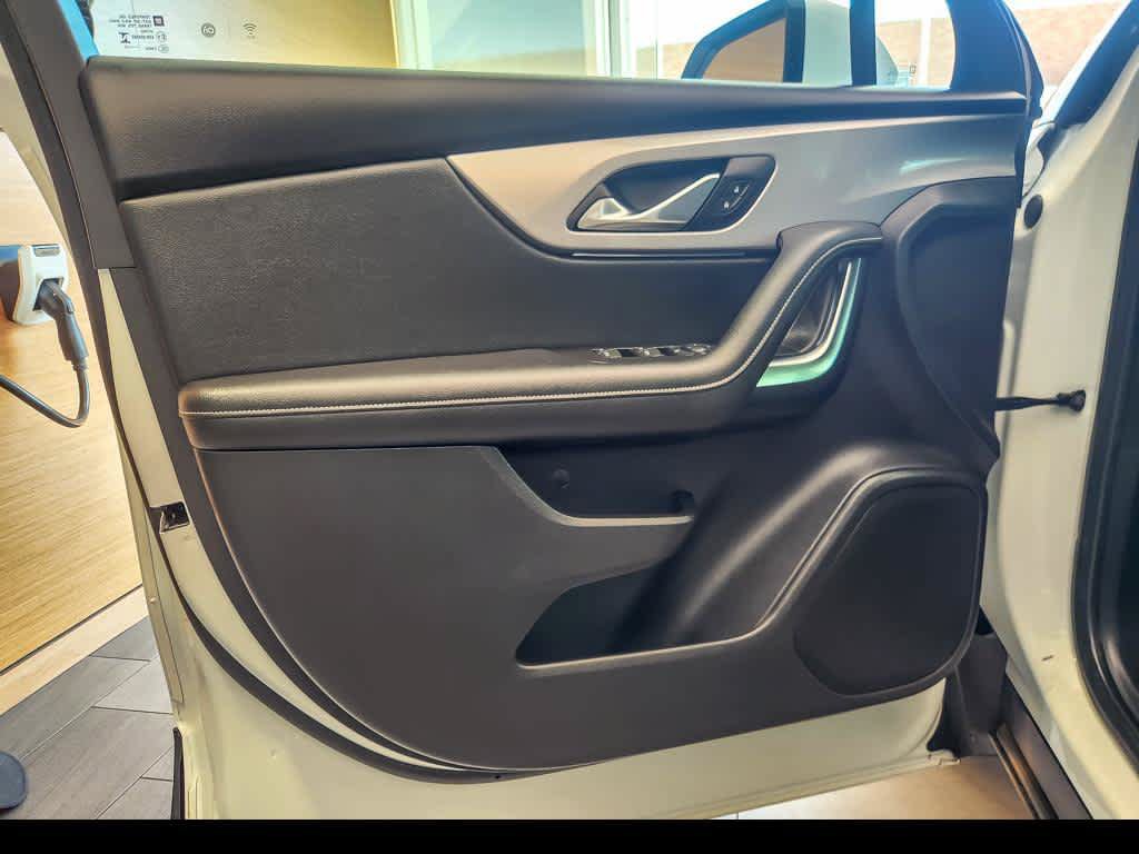 Used 2025 Chevrolet Blazer LT FWD image 20