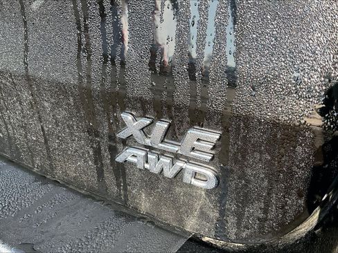 Used 2014 Toyota Sienna XLE image 9