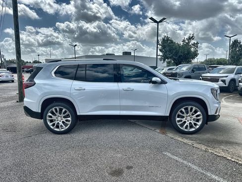New 2026 GMC Acadia Denali w/ Super Cruise Package FWD image 10