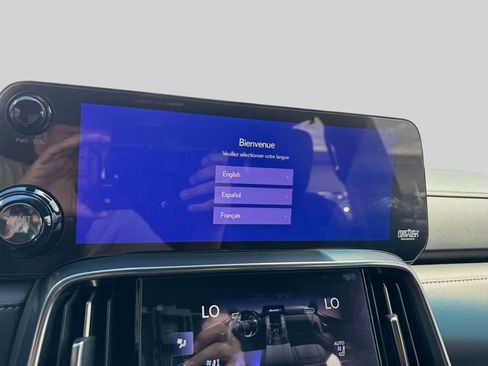 Used 2025 Lexus LX 600 4WD w/ Accessory Package (2T) image 30
