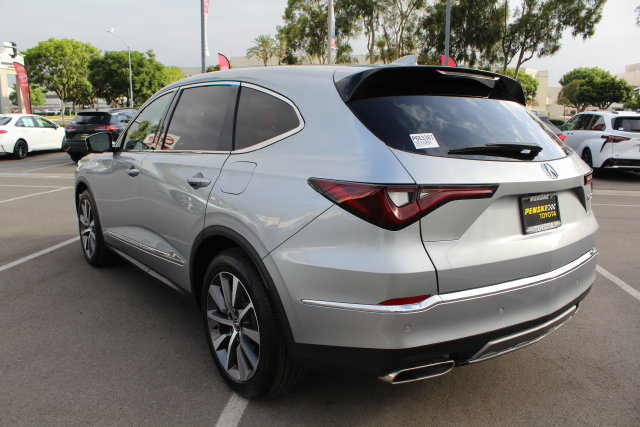 Used 2025 Acura MDX w/ Technology Package FWD image 12