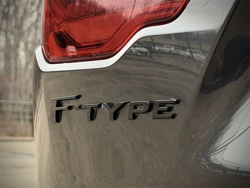 Used 2022 Jaguar F-TYPE Convertible image 7