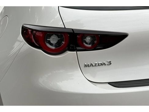 New 2026 MAZDA MAZDA3 2.5 S Hatchback w/ Premium Pkg FWD image 21