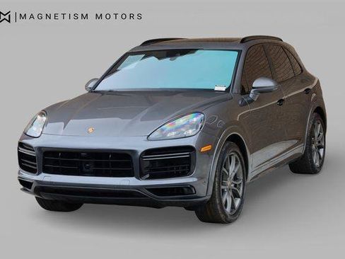 Used 2023 Porsche Cayenne Turbo AWD/4WD image 4