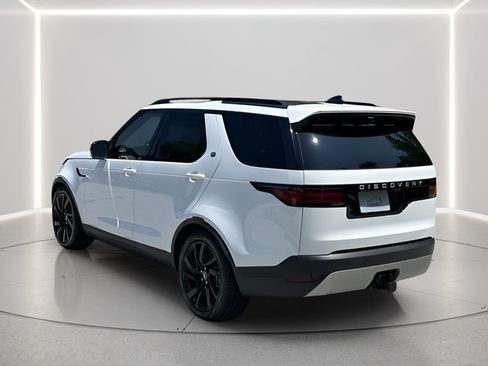 Certified 2025 Land Rover Discovery S AWD/4WD image 3