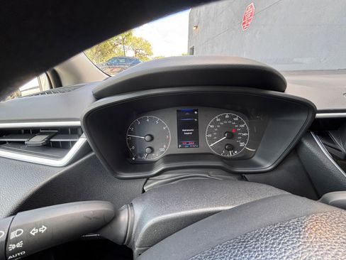 Used 2025 Toyota Corolla LE FWD image 18