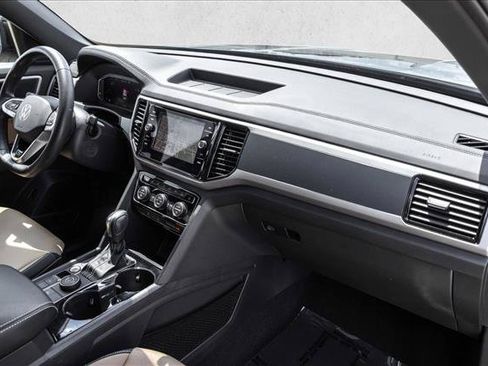 Used 2023 Volkswagen Atlas Cross Sport SEL R-Line AWD/4WD image 25