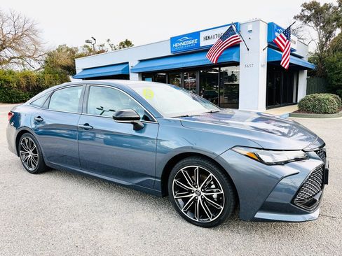 Used 2019 Toyota Avalon XSE w/ All Weather Liner Package image 7