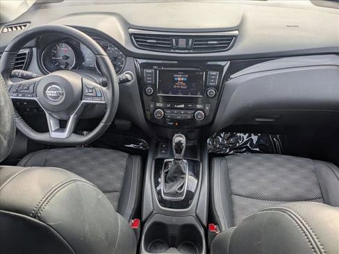 Used 2021 Nissan Rogue Sport SV w/ Technology Package image 16