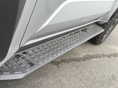 Certified 2025 Toyota 4Runner TRD Off-Road Premium image 9