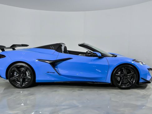 Used 2024 Chevrolet Corvette Z06 w/ Z07 Performance Package RWD image 14