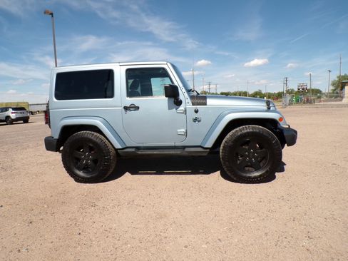 Used 2012 Jeep Wrangler Sahara AWD/4WD image 4