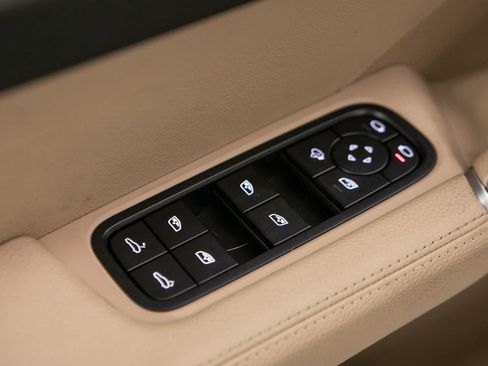 Certified 2023 Porsche Cayenne AWD/4WD image 24