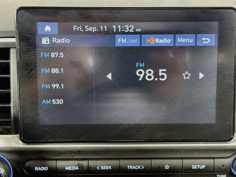Used 2025 Hyundai Venue SEL FWD image 21