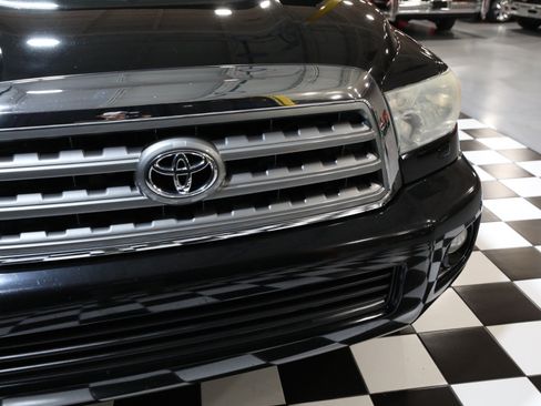 Used 2016 Toyota Sequoia Limited AWD/4WD image 10