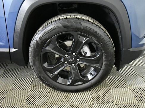 Used 2025 Chevrolet Equinox LT w/ Midnight Edition image 17