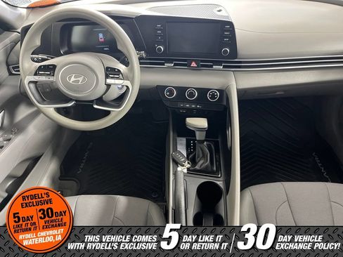 Used 2024 Hyundai Elantra SE FWD image 18