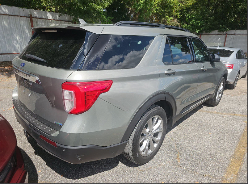 Used 2020 Ford Explorer XLT w/ Equipment Group 202A AWD/4WD image 2
