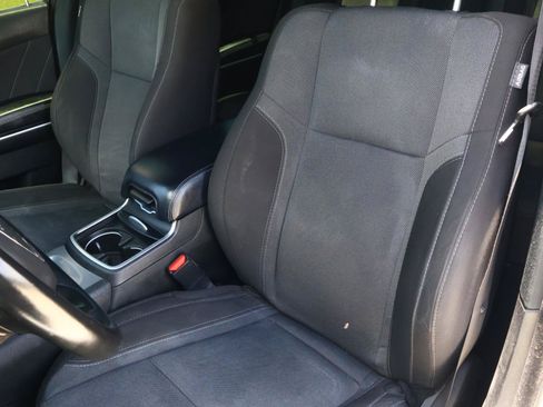 Used 2022 Dodge Charger SXT RWD image 11