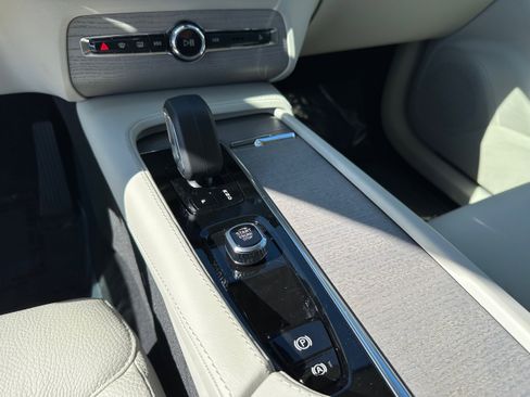 Certified 2024 Volvo XC90 T8 Plus w/ Protection Package Premier image 12