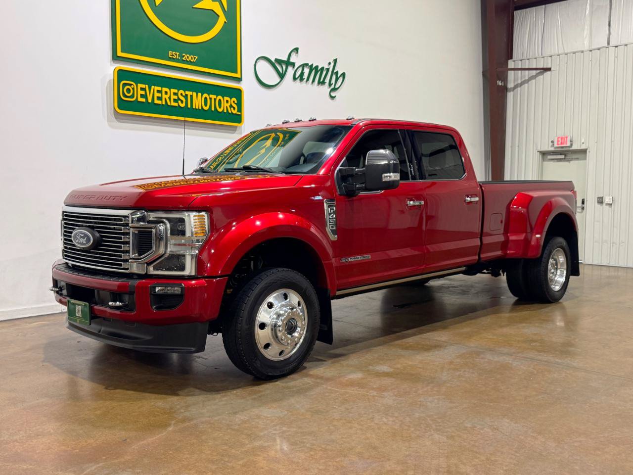 Used 2022 Ford F450 Platinum w/ FX4 Off-Road Package AWD/4WD image 3