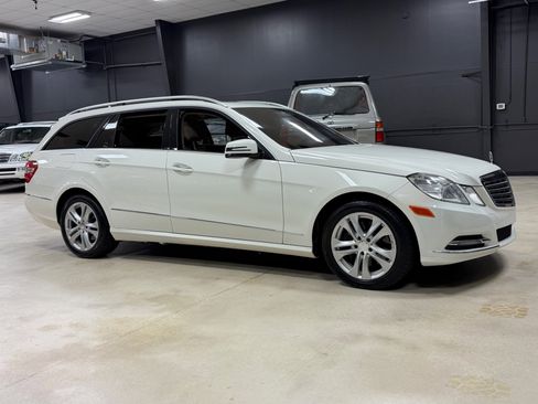 Used 2011 Mercedes-Benz E 350 4MATIC Wagon image 7