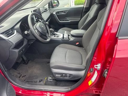Used 2025 Toyota RAV4 XLE FWD image 14
