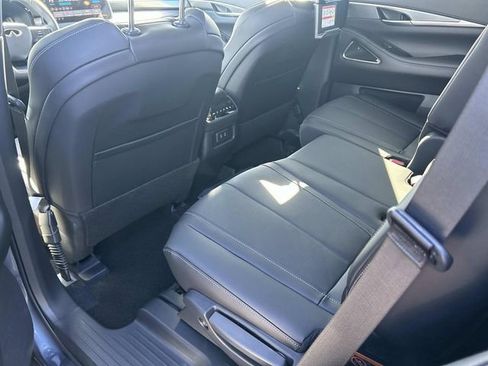 New 2026 INFINITI QX60 Luxe w/ Family Package AWD/4WD image 18