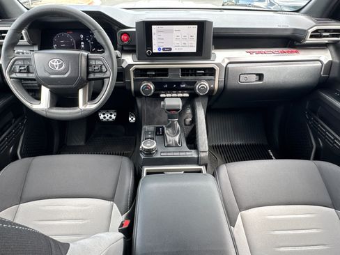 Used 2025 Toyota Tacoma TRD Sport AWD/4WD image 21