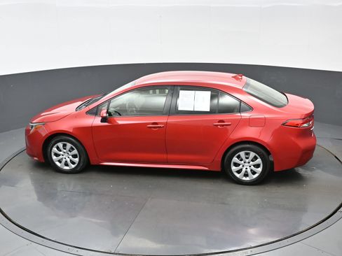 Used 2021 Toyota Corolla LE FWD image 32