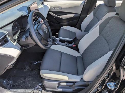 Used 2025 Toyota Corolla LE FWD image 16