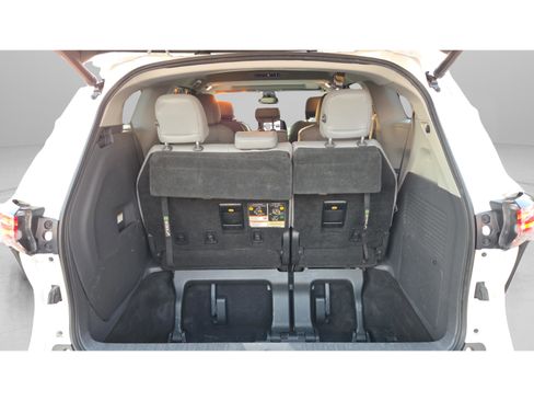 Used 2021 Toyota Sienna XLE image 32