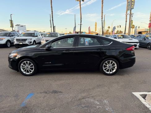 Used 2019 Ford Fusion SE image 6