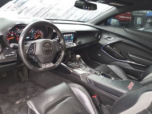 Used 2018 Chevrolet Camaro SS image 3