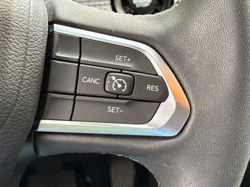 Used 2023 Jeep Compass Latitude AWD/4WD image 18