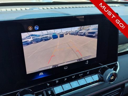 Used 2026 Chevrolet Colorado Z71 AWD/4WD image 12