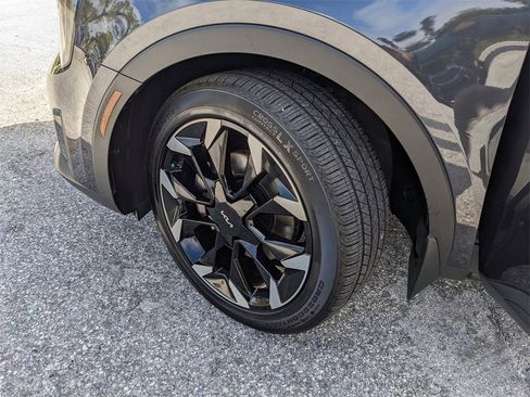 Certified 2025 Kia Sorento EX image 38