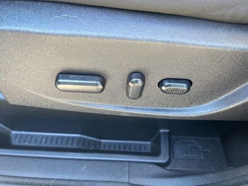 Used 2017 Ford Escape SE image 15