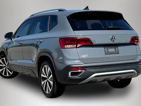 Certified 2023 Volkswagen Taos SE w/ Panoramic Sunroof Package FWD image 5