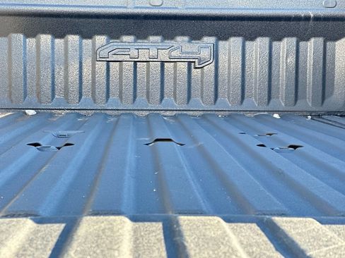 Used 2024 GMC Sierra 2500 AT4 w/ AT4 Preferred Package image 17