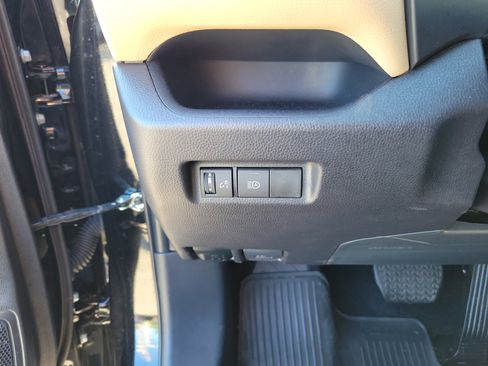 Certified 2025 Toyota RAV4 LE image 23