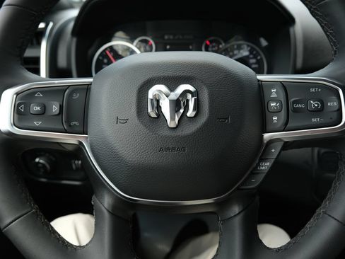 Used 2026 RAM 2500 Big Horn AWD/4WD image 16