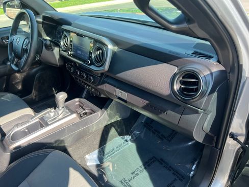 Used 2021 Toyota Tacoma TRD Off-Road w/ Technology Package AWD/4WD image 29