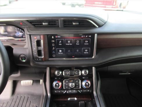 Used 2023 GMC Yukon Denali Ultimate image 22