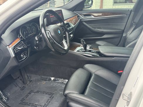 Used 2019 BMW 530e w/ Convenience Package image 14